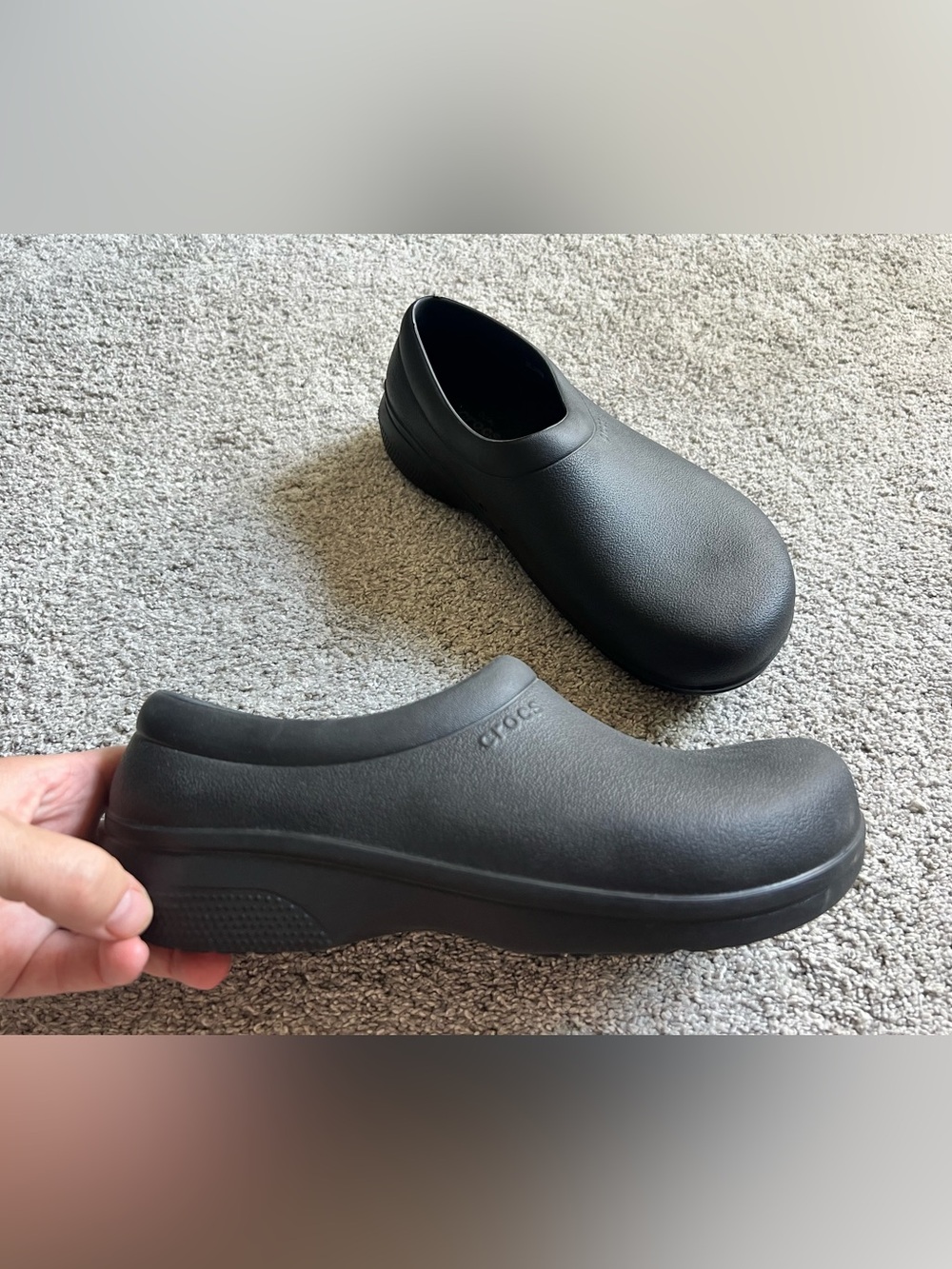 Crocs On the Clock Work Shoes Size 8M/10W Slip Resistant Black  Clogs